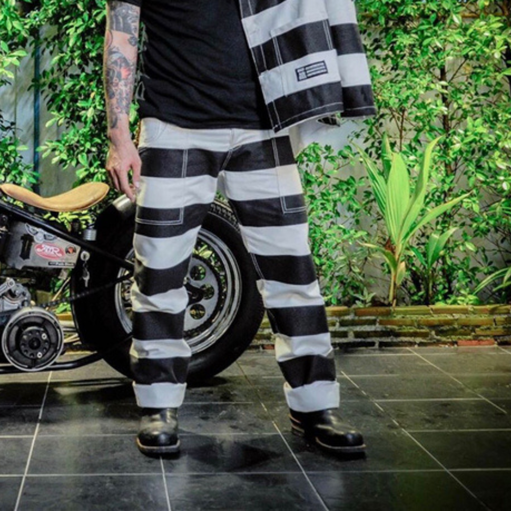 Outlaw Stripes – Biker Pants im Prison-Look